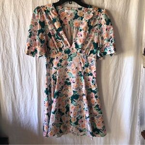TOPSHOP floral deep v neck dress with flare skirt green pink and gold size 4